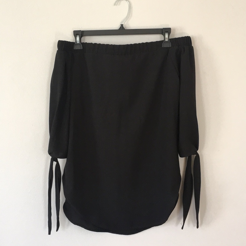 Black off shoulder top tie sleeves small